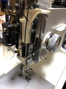 壊れて動かなくなったミシン